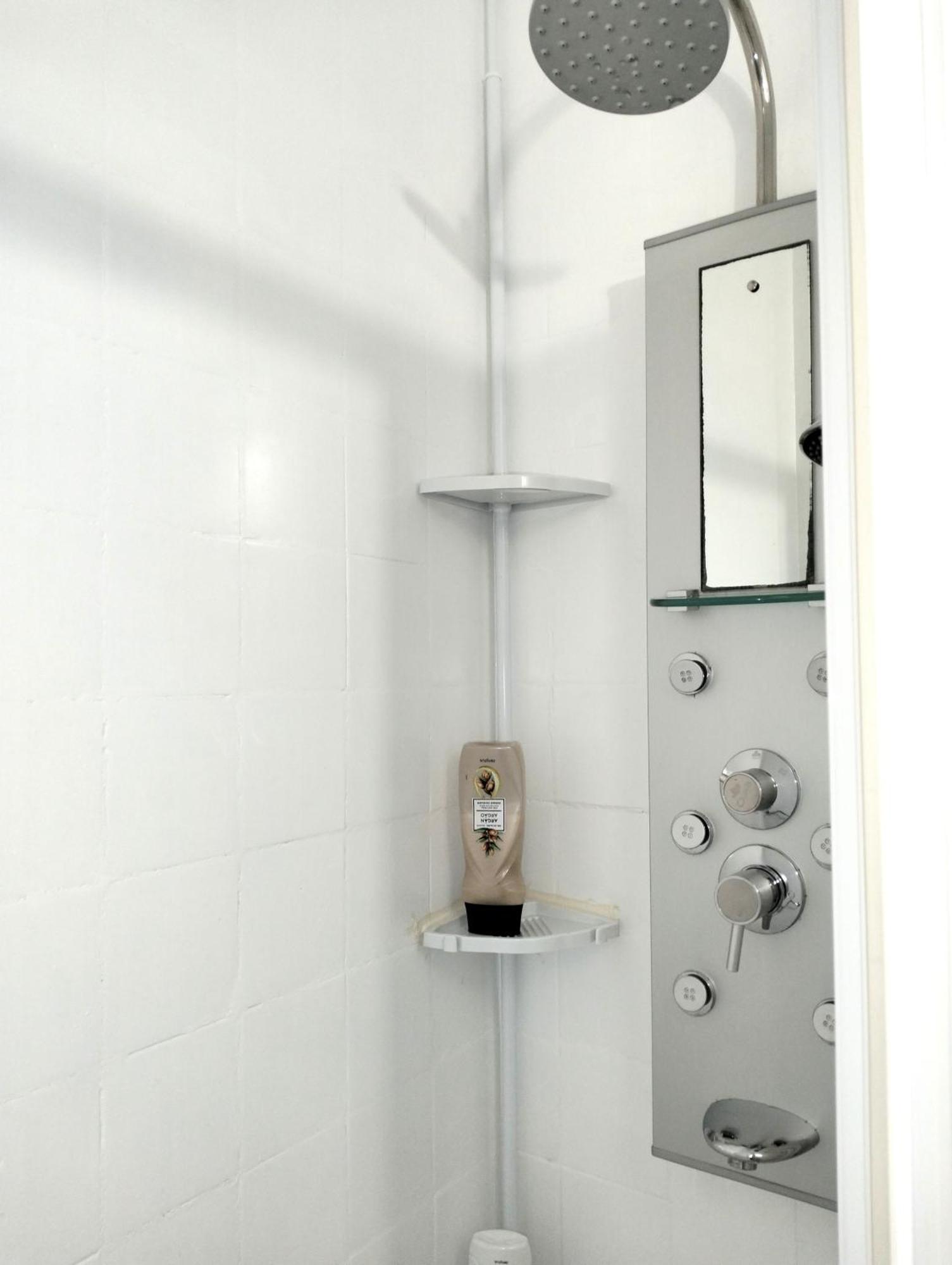 Ricardo Hostal Apartamento 3 Habitaciones Alicante Eksteriør billede